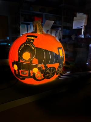 train pumpkin 
